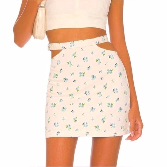 NWT WeWoreWhat Revolve Watercolor Ditsy Cut-Out Mini Skirt w/ Buckle Sizes M & L - Picture 1 of 12